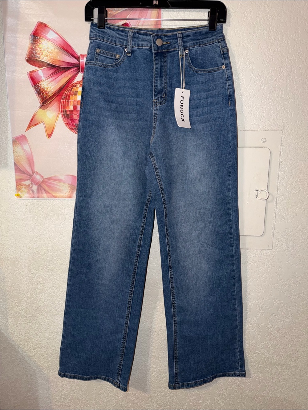 Women's Straight Leg Jeans in Medium Blue